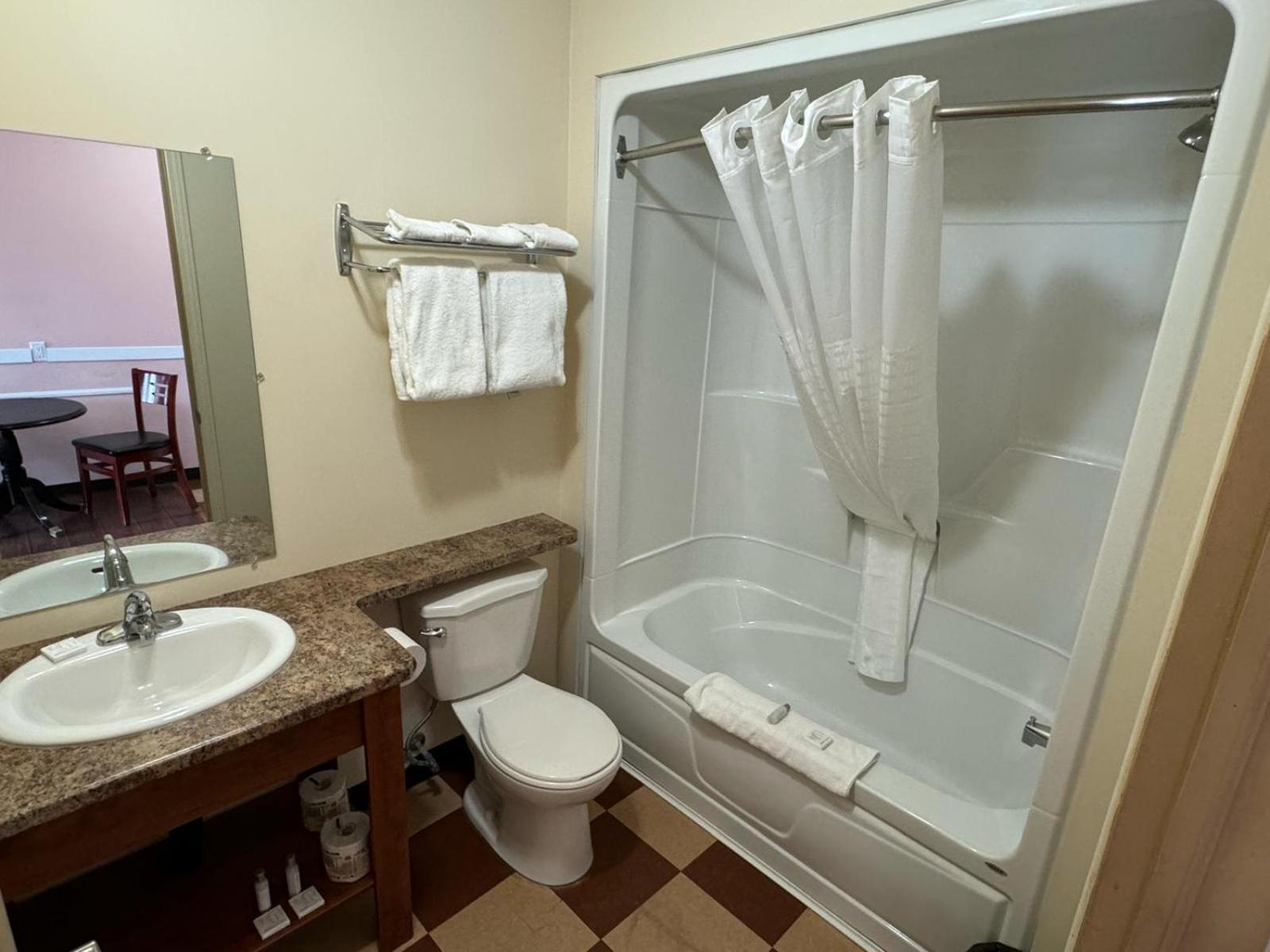 Travel Inn Cochrane Ngoại thất bức ảnh